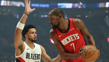 杜兰特：张伯伦曾场均50分25板 你甚至无法想象有人能做到这些